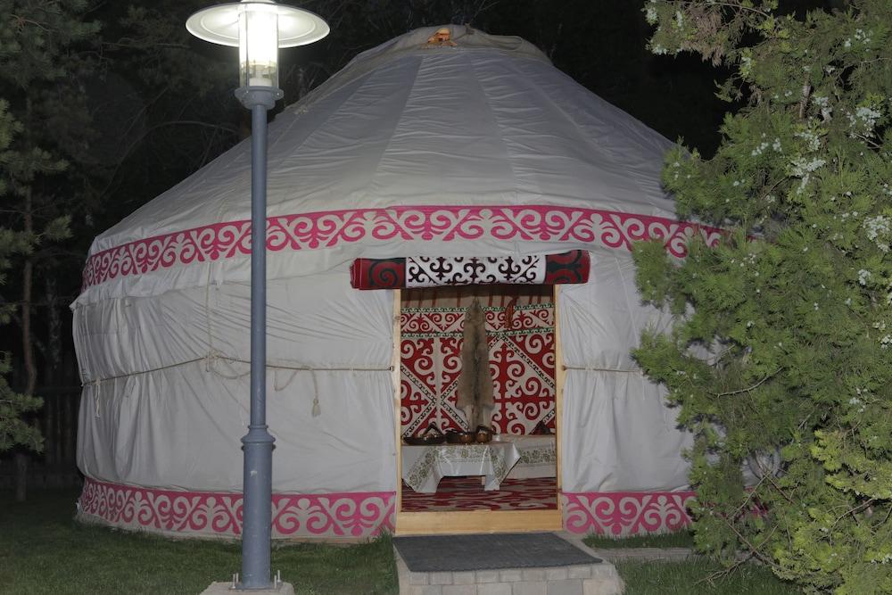 Saraishyq Hotel Almaty Eksteriør billede