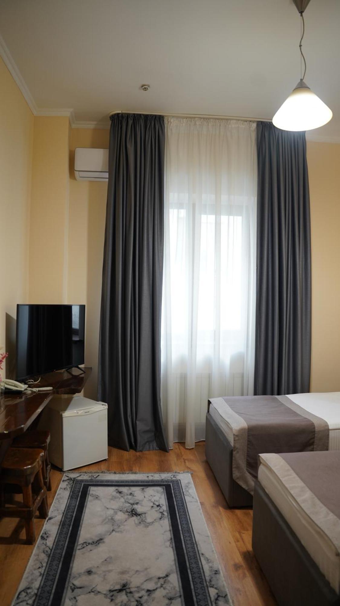 Saraishyq Hotel Almaty Eksteriør billede