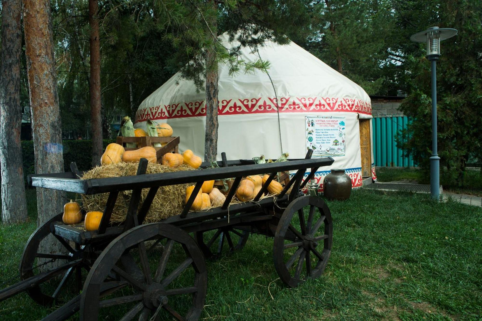 Saraishyq Hotel Almaty Eksteriør billede